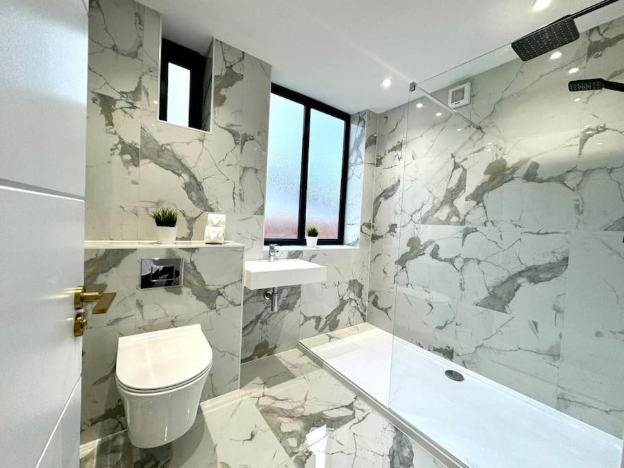 Апартаменты Chic 3br - Near & Shops! Борнмут