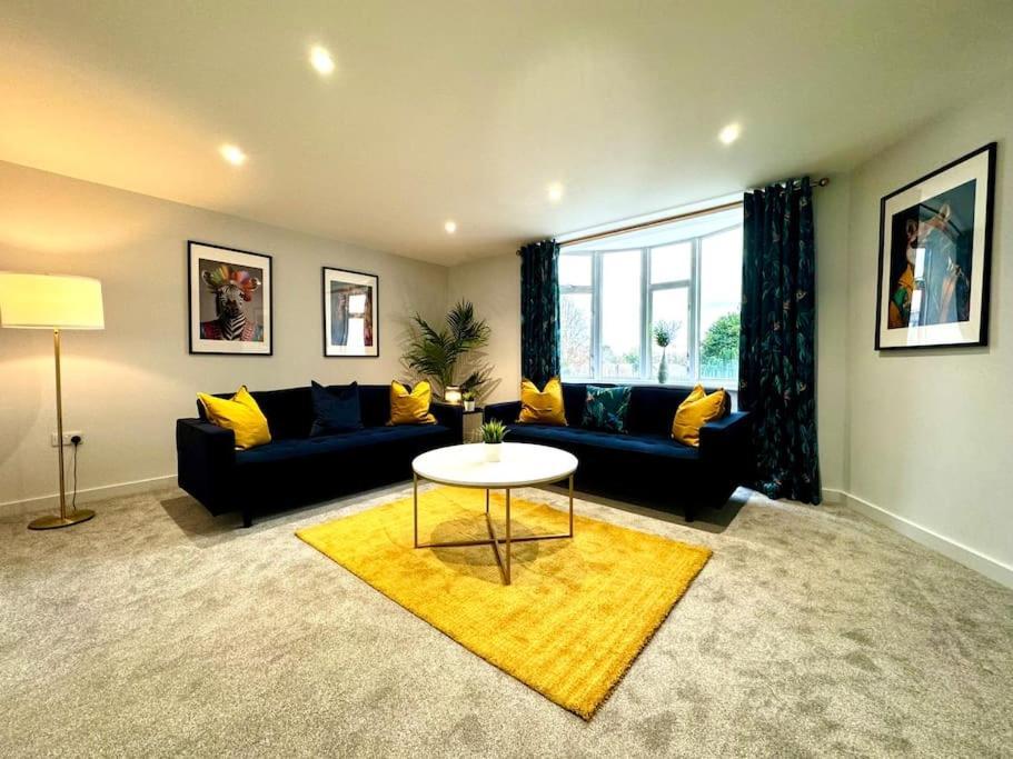 Апартаменты Chic 3br - Near & Shops! *