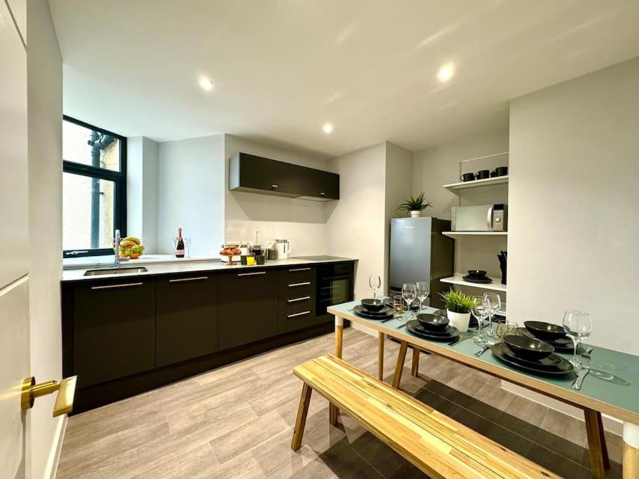 Chic 3br - Near & Shops! Apartment *
